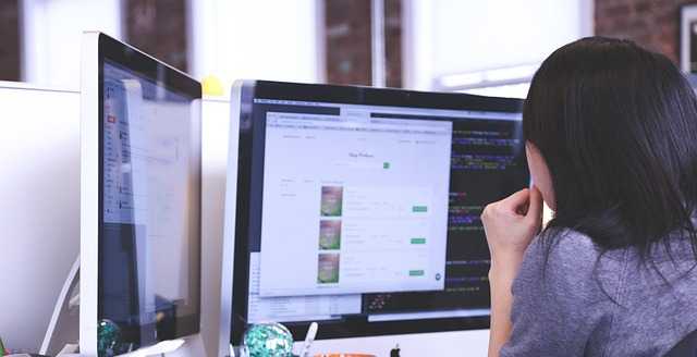 Infographic: AI website builder feature comparison (B12 vs. top competitors)