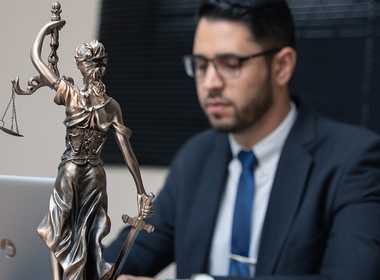 Industry-specific guides: AI websites for lawyers