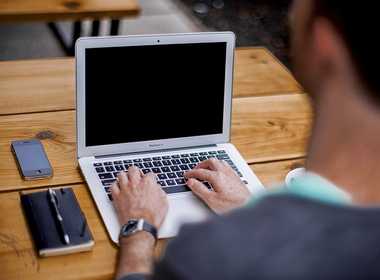 9 ways AI website editors empower non-designers to build beautiful sites 