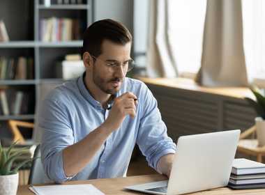 Business name & slogan generators: how AI can help